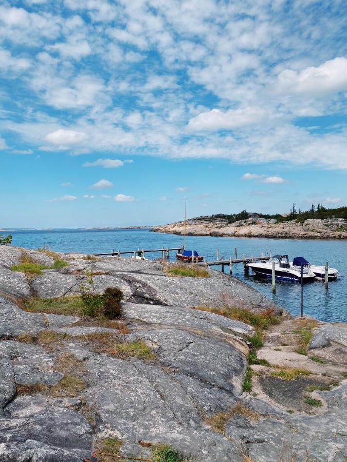 Guesthouse, Not Even A Minute Walk To The Ocean Kullavik エクステリア 写真
