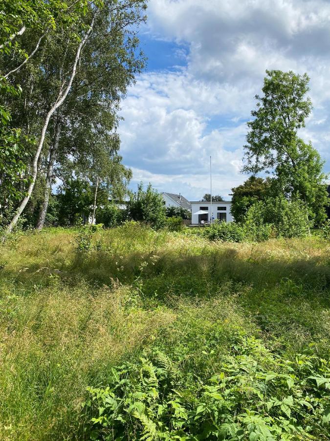 Guesthouse, Not Even A Minute Walk To The Ocean Kullavik エクステリア 写真