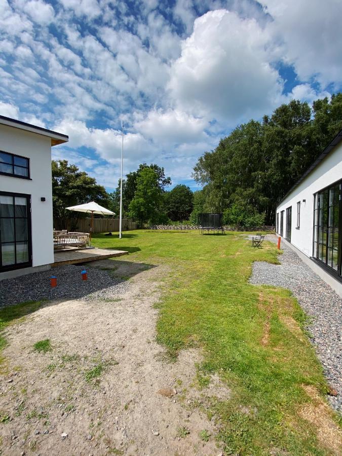 Guesthouse, Not Even A Minute Walk To The Ocean Kullavik エクステリア 写真