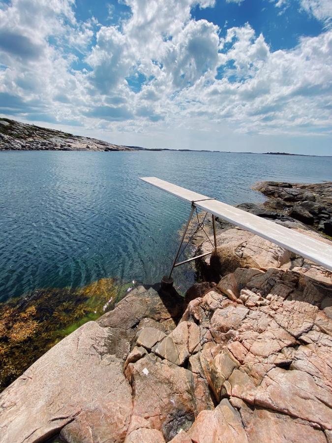 Guesthouse, Not Even A Minute Walk To The Ocean Kullavik エクステリア 写真