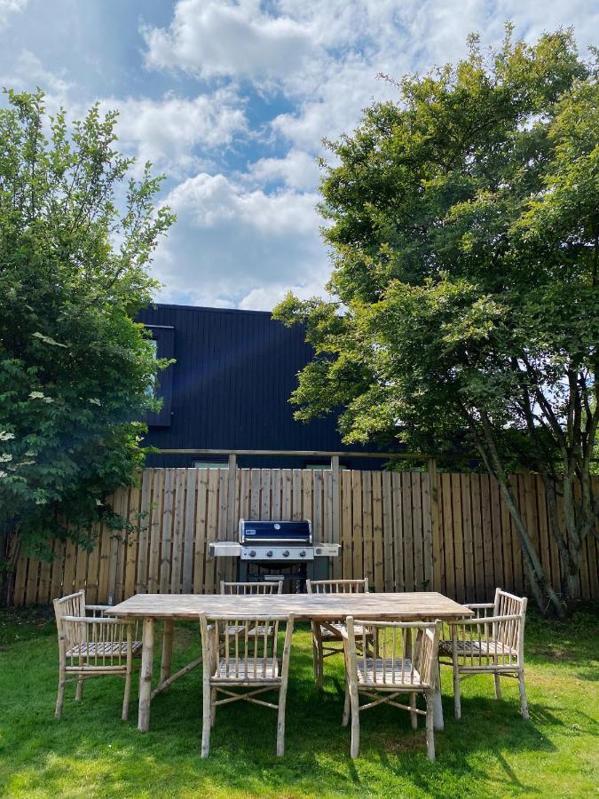 Guesthouse, Not Even A Minute Walk To The Ocean Kullavik エクステリア 写真